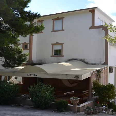 Pansion Iva Omiš